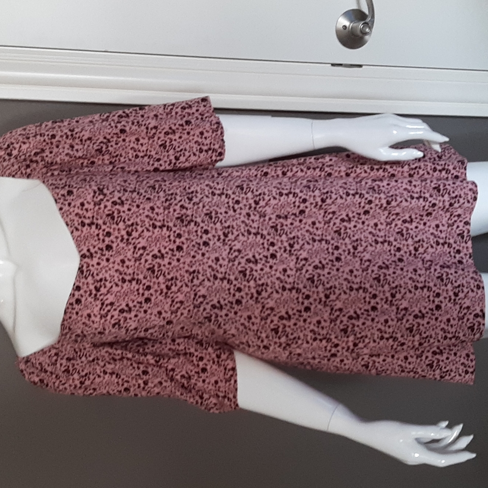 Pink top - Picture 1 of 4